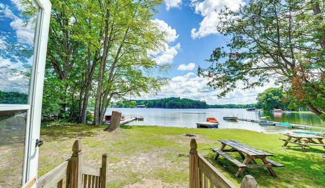 Waterfront Escape on Bass Lake: Paddle, Fish, Swim