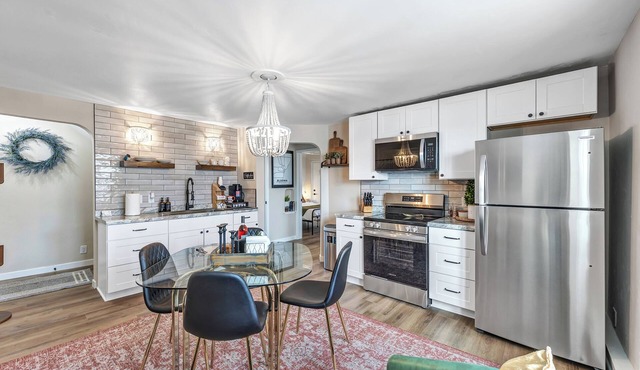Welcome to The Steele Magnolia! Completely renovated 2 bed/1ba which includes 1 queen and 1 twin XL bunk bed. We are located directly across the street from Von Stiehl Winery and are just a few minutes walk to Crescent Beach!