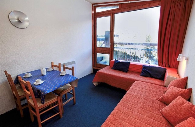 50m from resort center, 11st floor, balcony, tv, 25m², Les Arcs