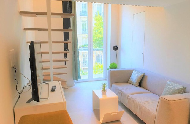 DUPLEX BALCON CENTRE MER 203