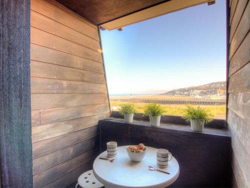 Studio Les Marinas-10 by Interhome