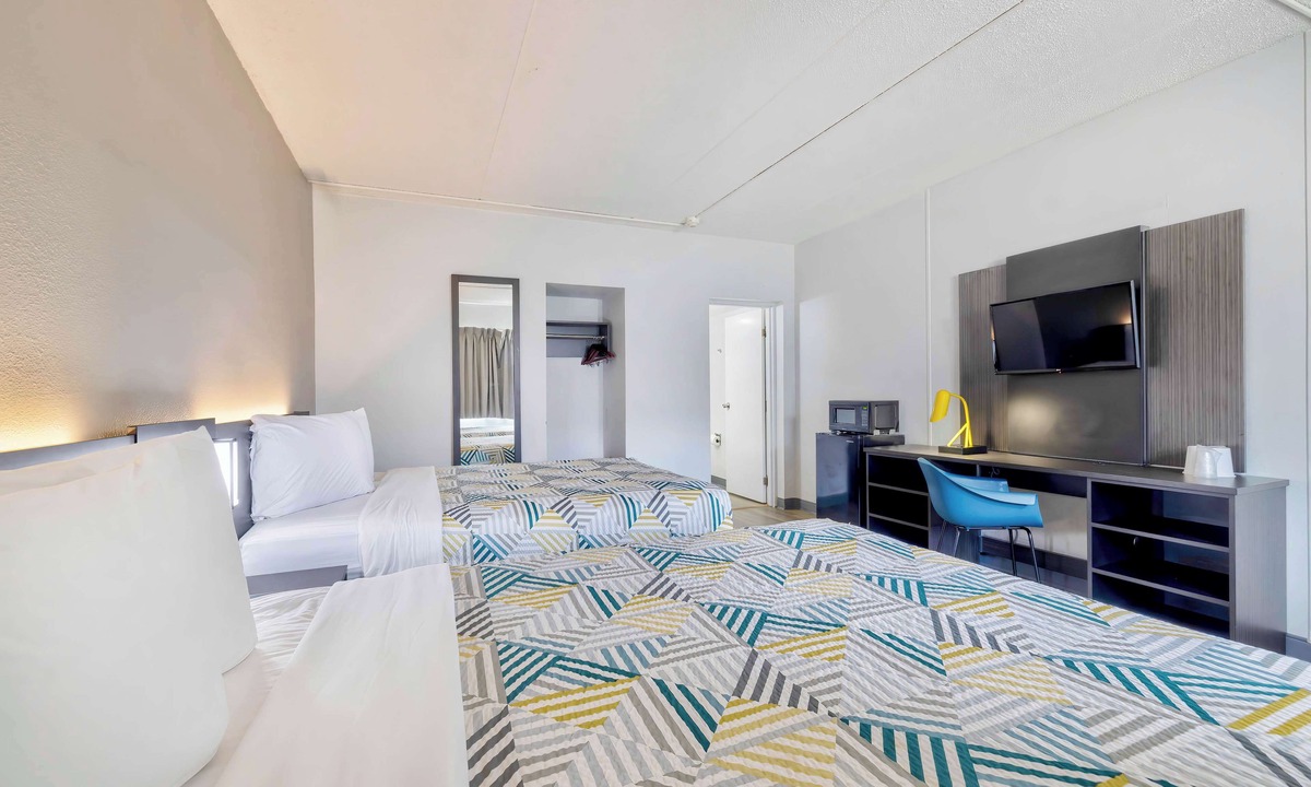 Villa Park Hotel | Motel 6 Villa Park, IL - Chicago West