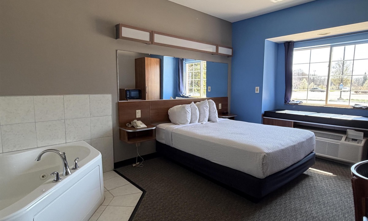 Roseland Hotel | SureStay by Best Western South Bend