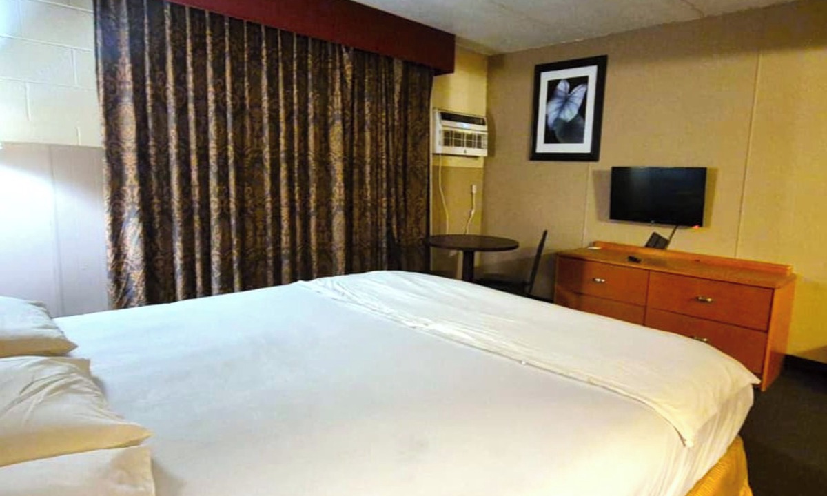 Grand Rapids Hotel | Capital O Pleasant Motel Grand Rapids Mi