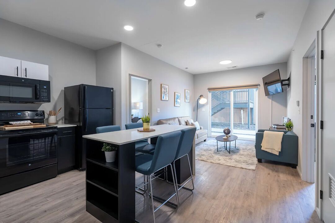 Downtown Omaha Apartment | Quaint minimalist