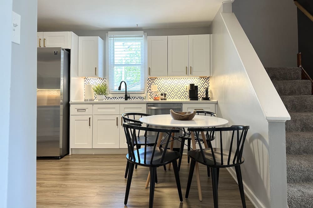 Wauwatosa House | Modern Wauwatosa Sanctuary