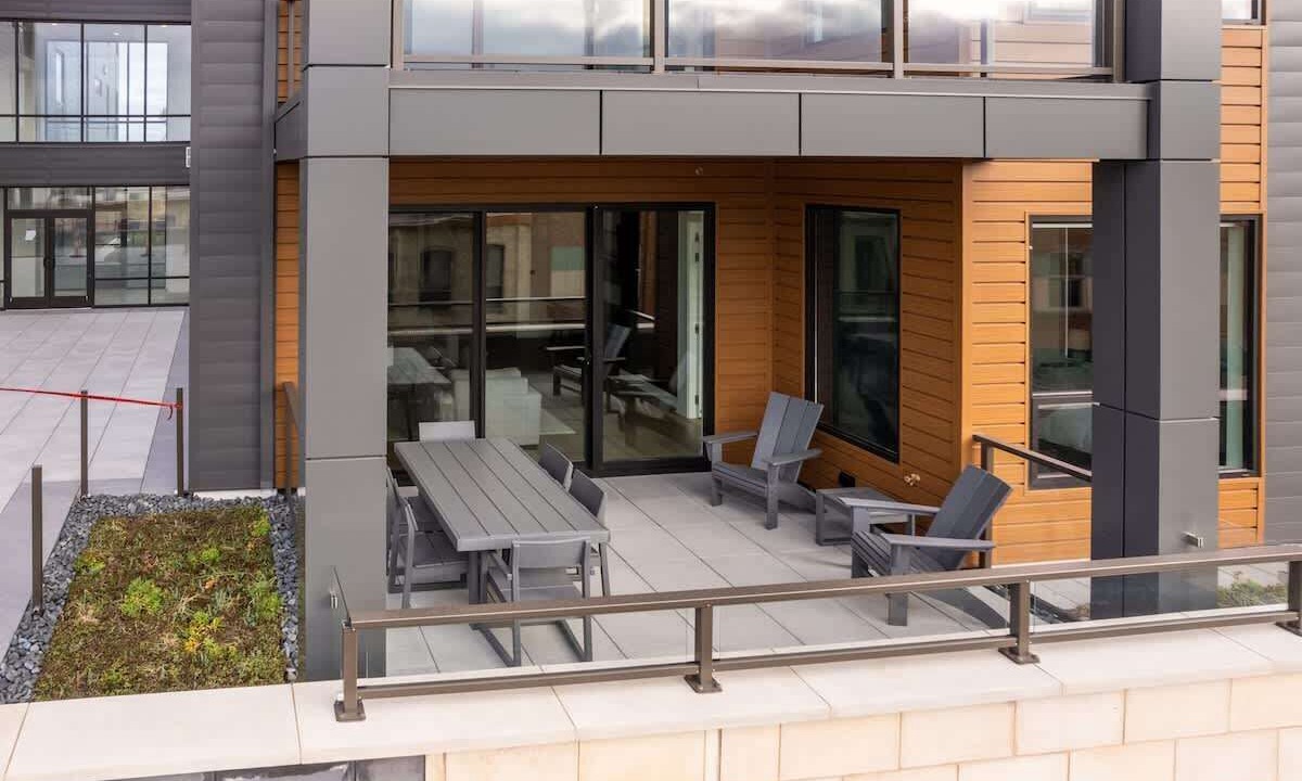 Holland Condo | Luxe Downtown Holland 2BR Condo Walkable Parking + Gym