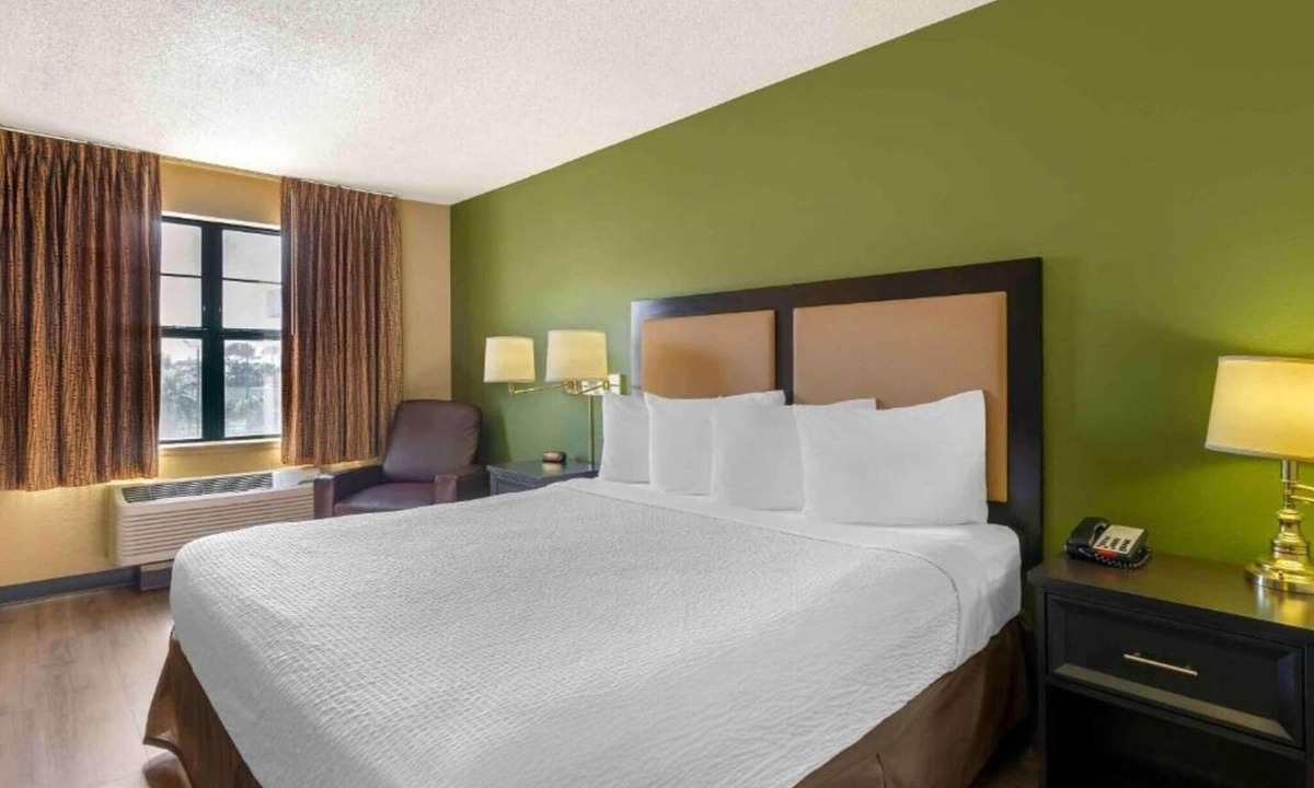 Mishawaka Apartment | 1 King Bed | Hearing Accessible, Kitchen
