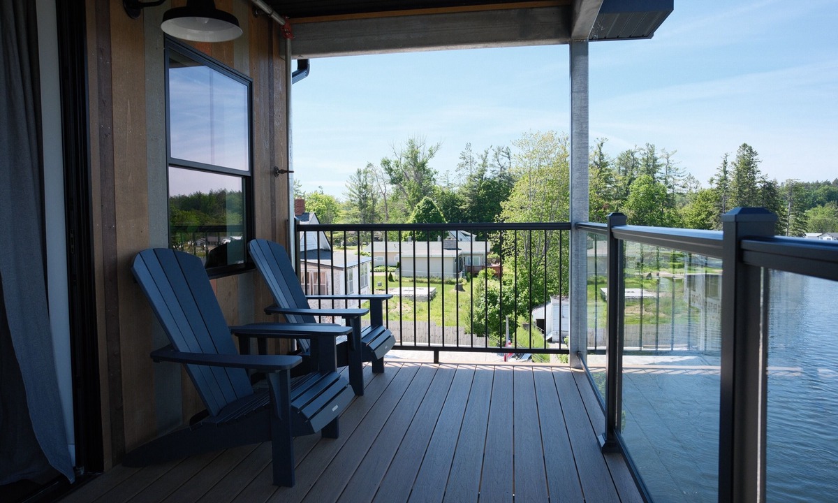 Indian River Condo | Brand New 2BR River Condo w/Large Terrace