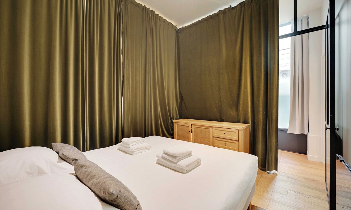 Chaussee-d'Antin Apartment | Haven of peace near the Palais de Garnier