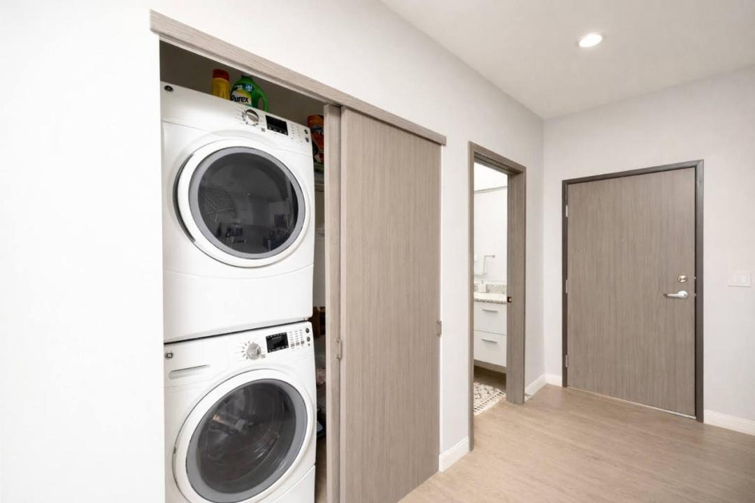 Fifth Ward Apartment | Charming Walker's Point Apt with Balcony - Sleeps 4