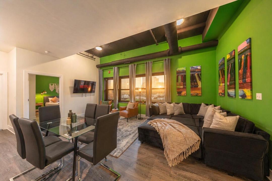 Near South Side Apartment | Modern 3BR in South Loop with Optional Parking and Gym Access Near McCormick Place, Chinatown and Soldier Field
