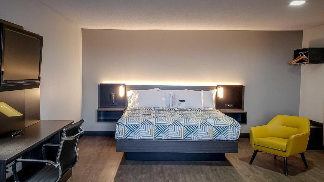 Kewanee Hotel | Motel 6-Kewanee, IL