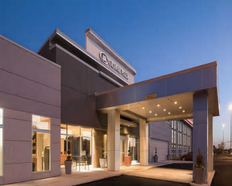 Photo of Buildings in Burr Ridge