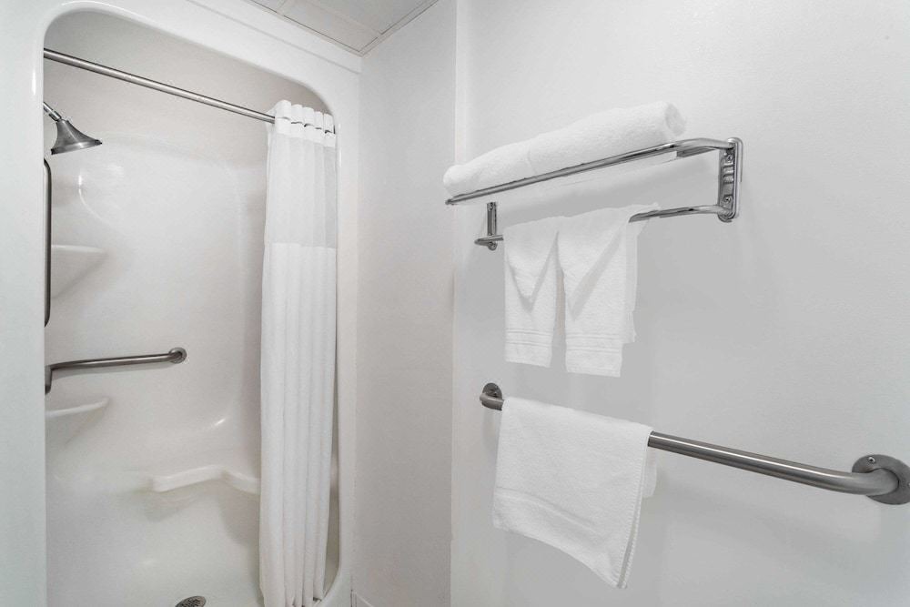 Photo of Bathroom in Waukegan