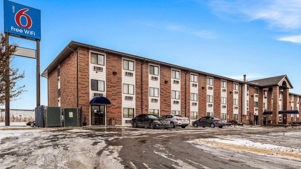 Photo of Buildings in Elk Grove Village