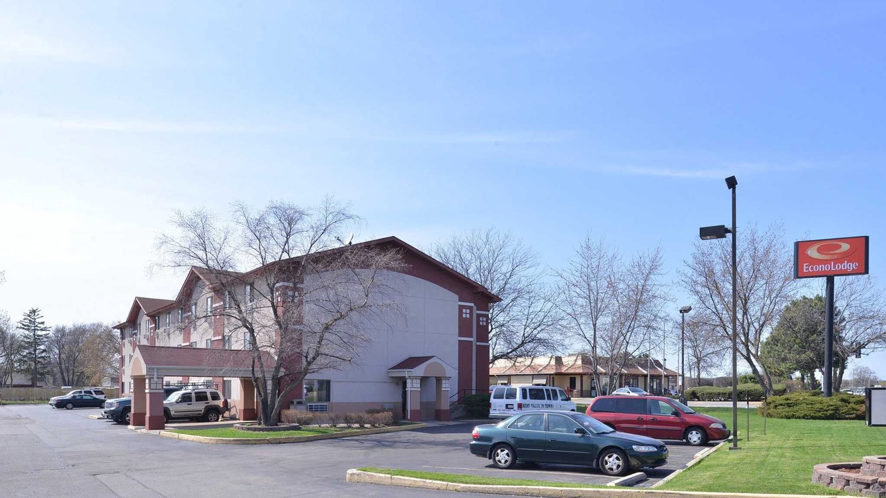 Photo of Buildings in Waukegan