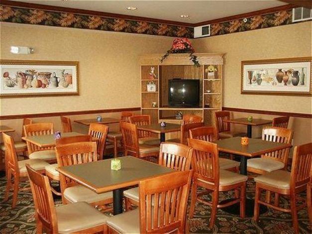 Photo of Livingroom in Lansing
