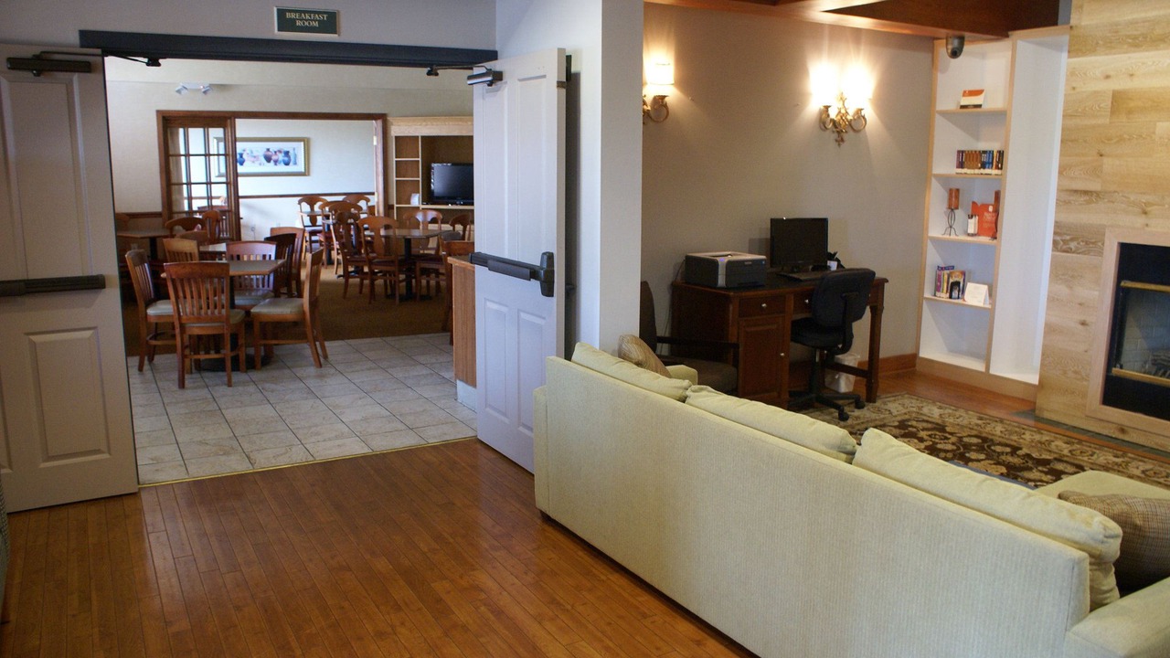 Photo of Livingroom in Lansing