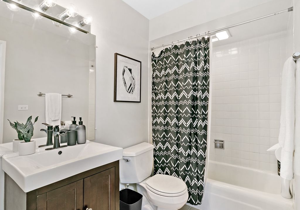 Photo of Bathroom in Oak Park