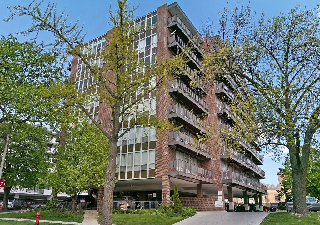 Photo of Buildings in Oak Park
