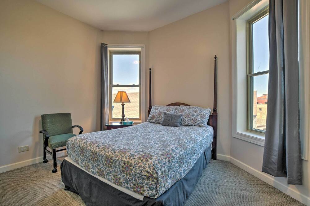 Photo of Bedroom in Woodlawn