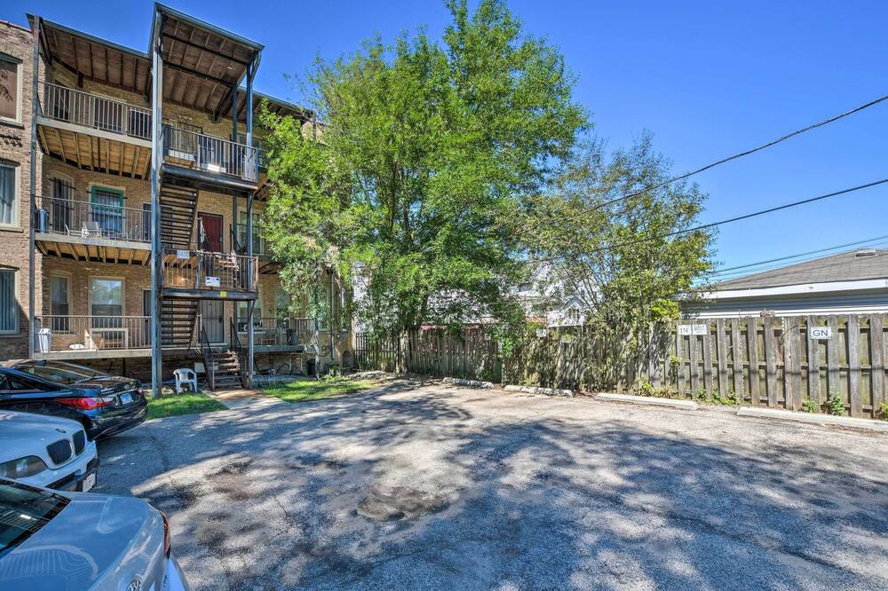 Photo of Outdoor in Woodlawn