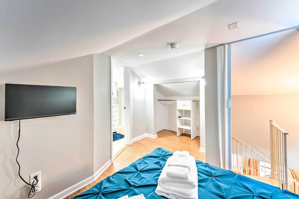 Photo of Bedroom in Delavan Lake