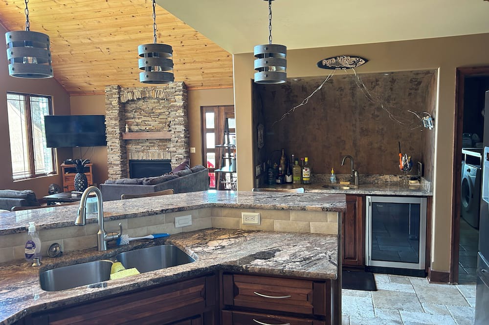 Photo of Kitchen in East Rock Bluff