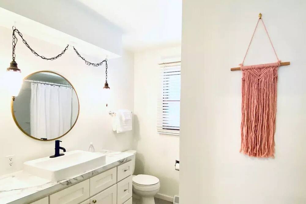 Photo of Bathroom in Waukazoo Woods