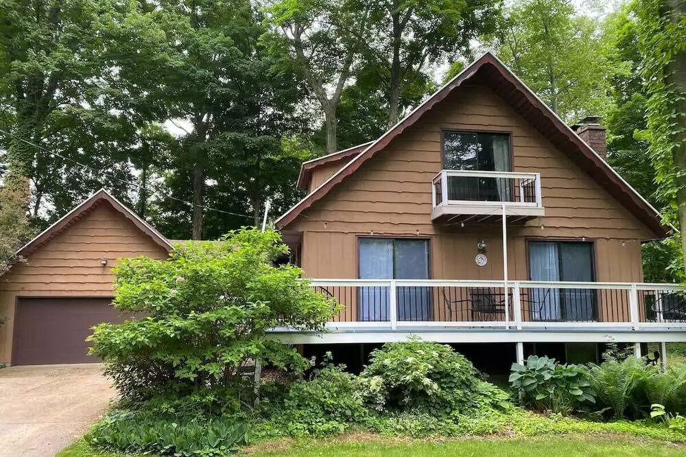 Photo of Outdoor in Waukazoo Woods