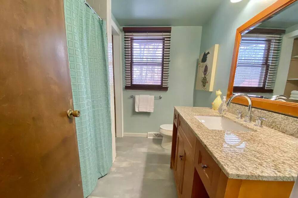 Photo of Bathroom in Waukazoo Woods