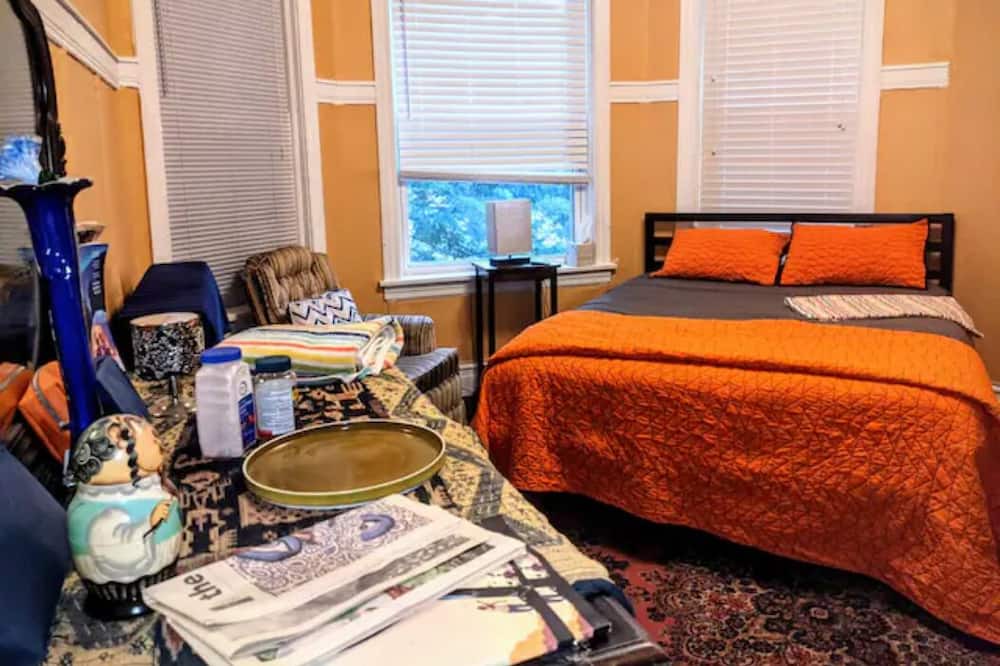 Photo of Bedroom in Woodlawn