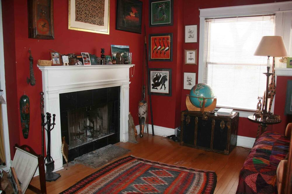 Photo of Livingroom in Lakewood-Balmoral