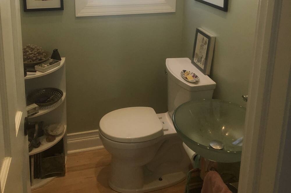 Photo of Bedroom in Lakewood-Balmoral