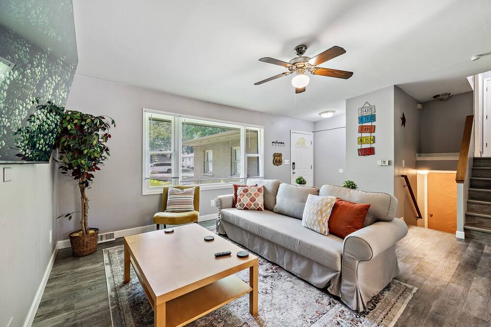 Photo of Livingroom in Yorkville