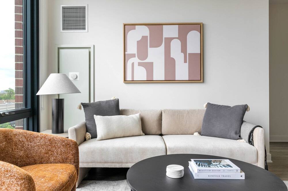 Photo of Livingroom in River West