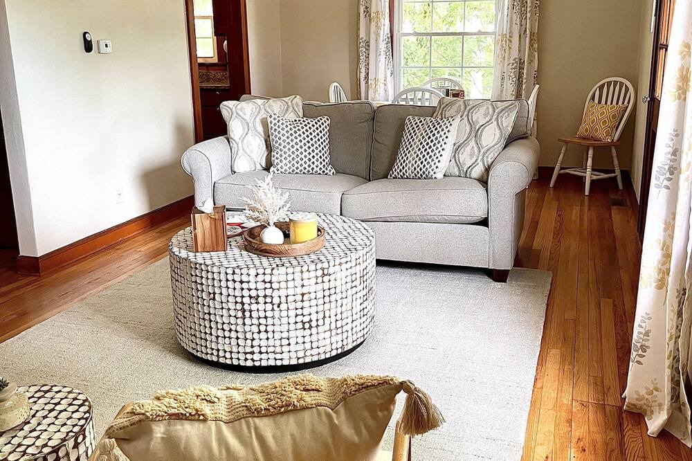 Photo of Livingroom in Le Claire