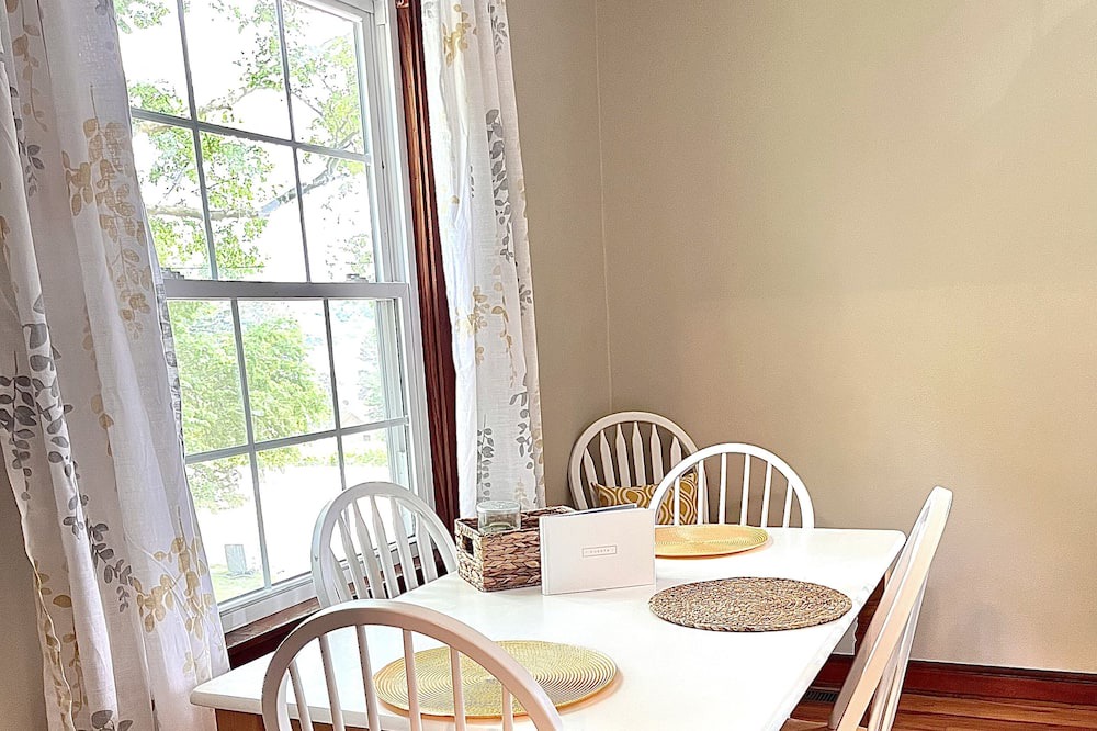 Photo of Kitchen in Le Claire