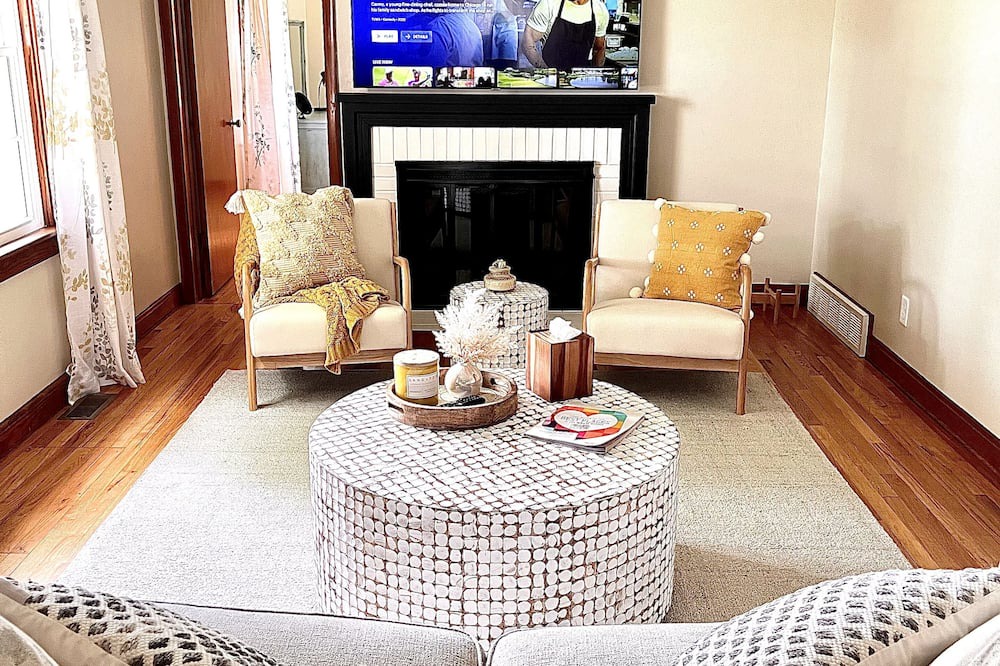Photo of Livingroom in Le Claire
