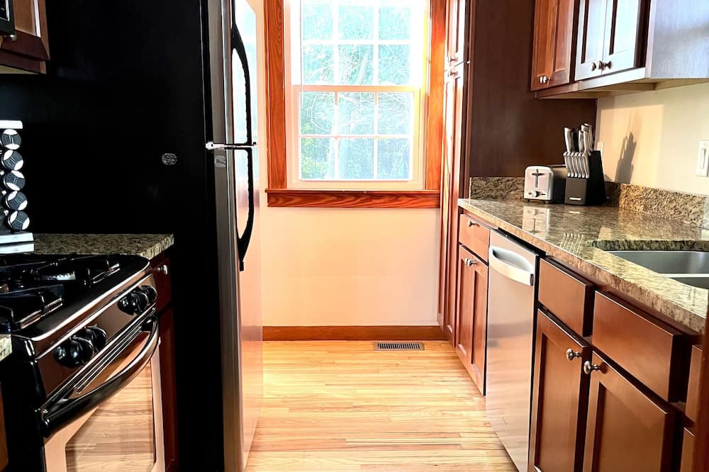 Photo of Kitchen in Le Claire
