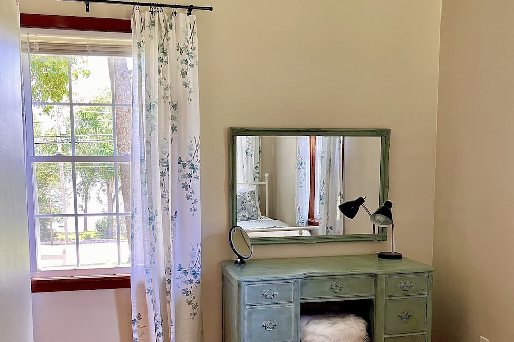 Photo of Bedroom in Le Claire