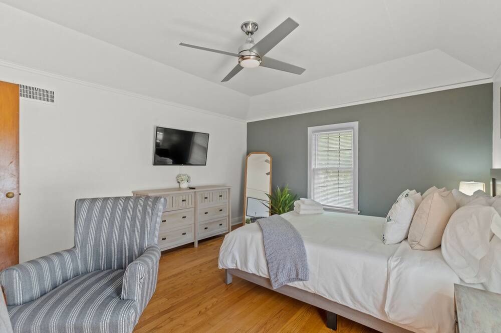 Photo of Bedroom in Milwaukee