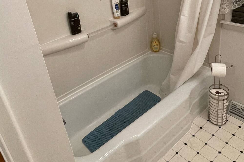 Photo of Bathroom in Davenport