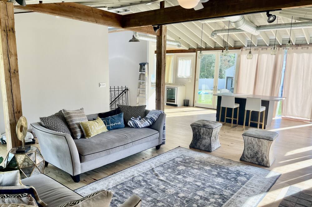 Photo of Livingroom in St. Charles