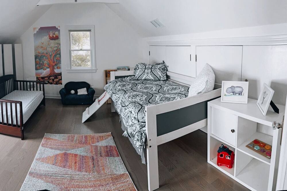 Photo of Bedroom in Lincoln Park