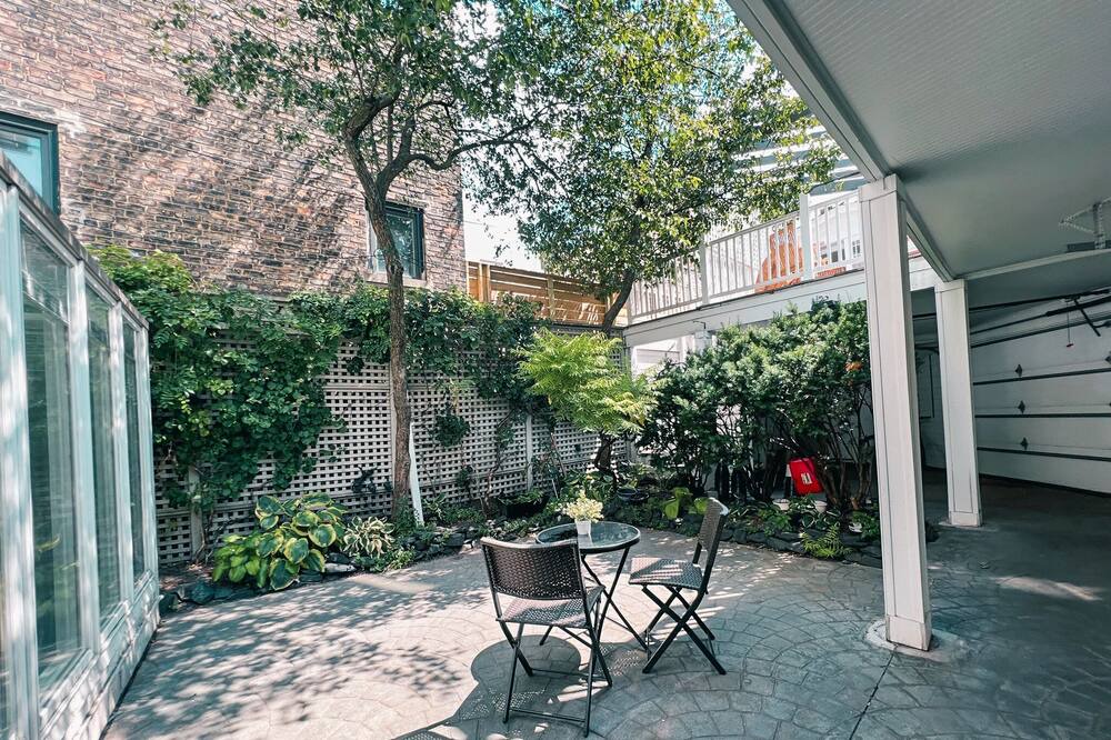 Photo of Outdoor in Lincoln Park