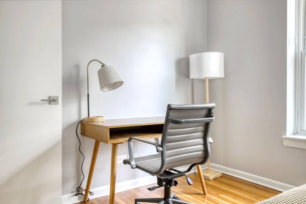 Photo of Bedroom in Lakeview
