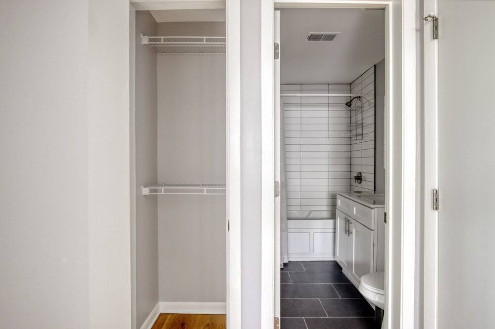 Photo of Bedroom in Lakeview