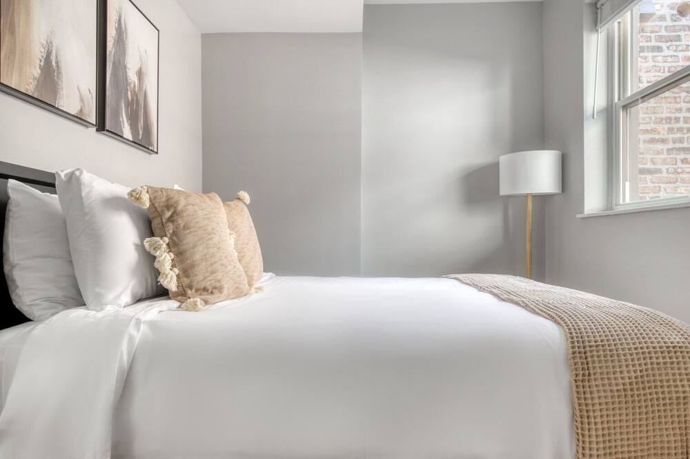 Photo of Bedroom in Lakeview